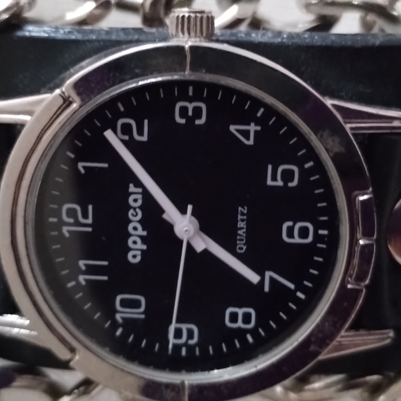 Vintage " "Never Worn" Del Mar Appear Quartz With Silver Chains/Rivets,Black - Picture 2 of 6